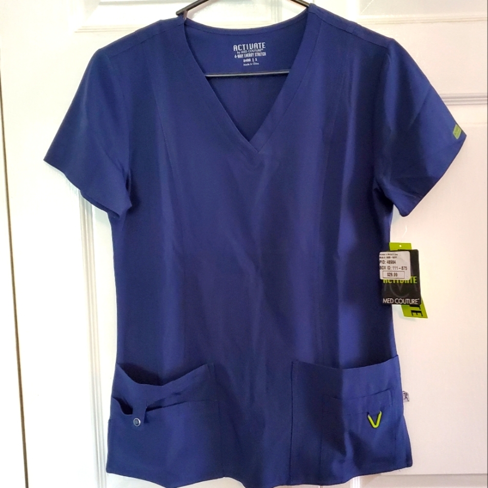 Activate by Med Couture 4 Way Energy Stretch Scrub Top Size Small, NWT